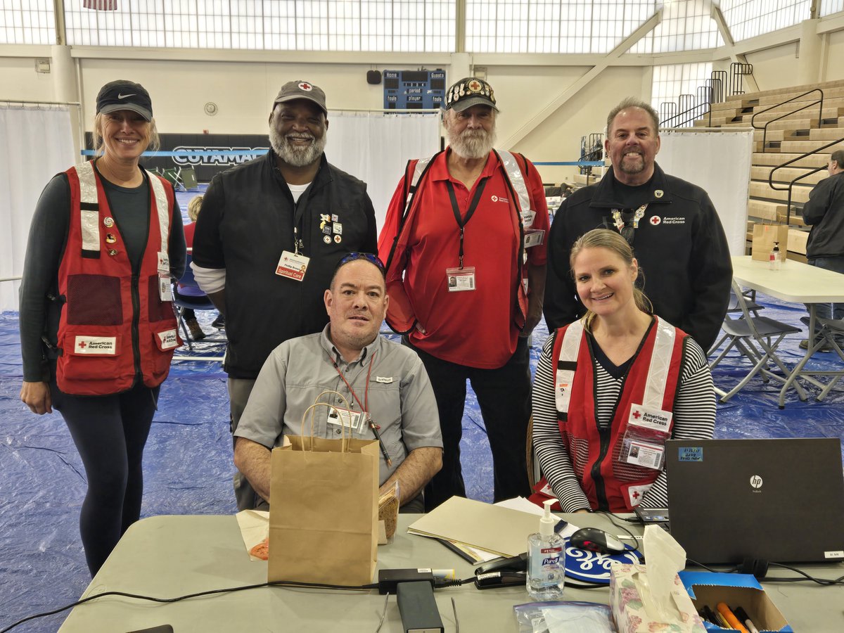 SoCal_RedCross's tweet image. Disaster response is a team effort!⛑️

We’re grateful to our firefighters battling on the frontlines, our animal care partners who are caring for evacuated pets, &amp;amp; our volunteers for giving comfort to those in need.  

➡️ More info on the #Border2Fire: rdcrss.org/3LSF6QM