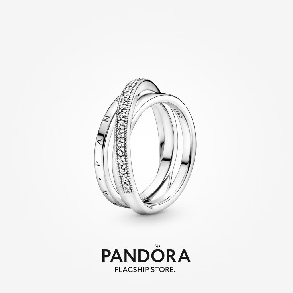 y4thiraaa's tweet photo. cantiknya🥹🤍 style sekarang cincin ber layer layer crossover macam ni kan? https://t.co/8dVIkfmRFq