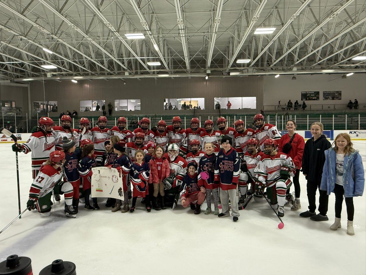 Minot State Women’s Hockey tweet media