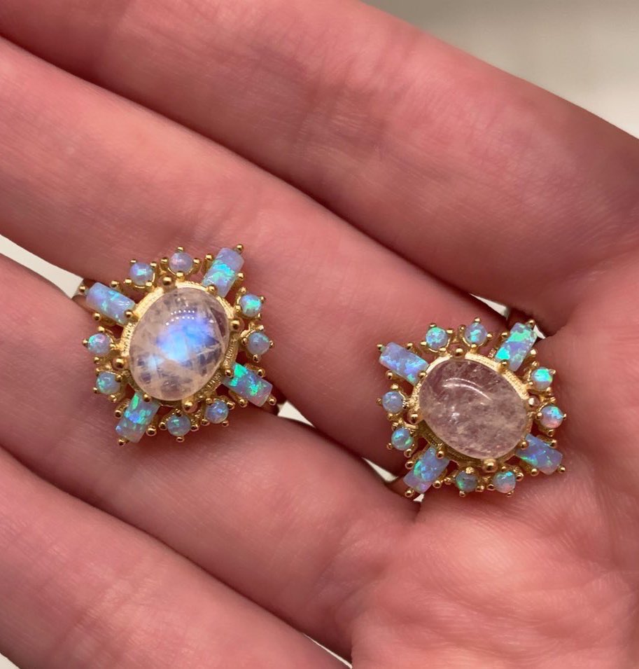 ⋄🌛✨ G!veaway! ✨🌜⋄

🌸 Your choice of ANY available item in my store (excluding solid gold) 
✨💍
🌸 A mystery pair of earrings!

Rules:
✧ Must be following
✧ ❤️, Repost, &amp; comment your favorite gem

♡Ends 2/2♡