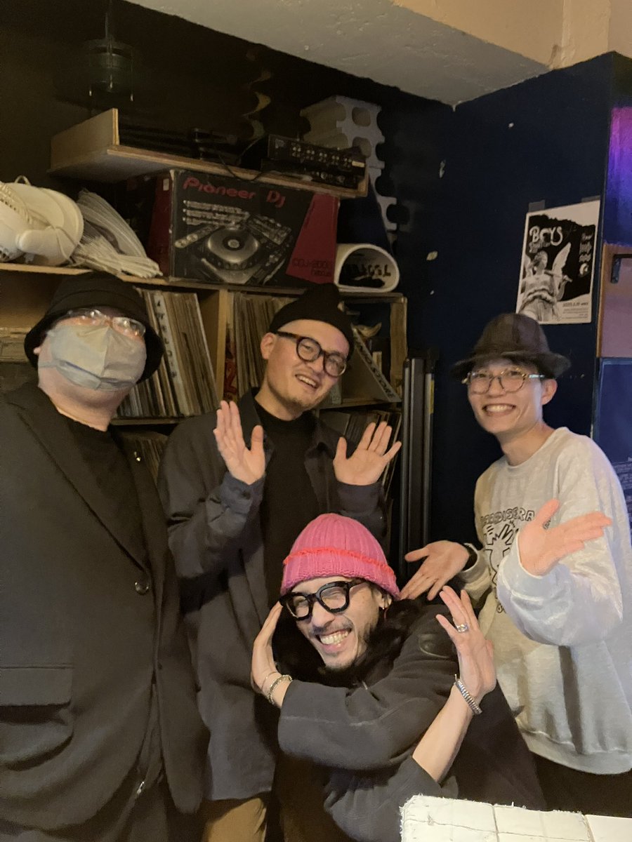 geki_tak's tweet photo. Landscapeお集まりの皆さんありがとうございました!
リニューアルスタート、個人的にすごい不安やったのですが大きく覆る素晴らしい状況となりました。感謝です🙏✨
メイシくんの1本目、Lotusさんの2本目が特に鬼イケでした👏
やりたいことと、求められているものが見えた気がする。#lskobe https://t.co/g8jumpwTe4