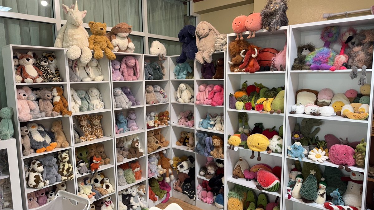 aoms_snb's tweet photo. ปล่อยงาน Jellycat✨Live เกือบทุกวันใน ตต. ฮับบ เติมของบนชั้นเรื่อย ๆ ฝากด้วยค่า💝

- รีรับส่วนลดค่าจัดส่ง 10 บ. 

#Jellycat #เจลลี่แคท #jellycatthailand #ตุ๊กตาแทยง #ตุ๊กตาโดยอง #ตุ๊กตาแจมิน #jellycatlondon https://t.co/QjhwAbTEtm