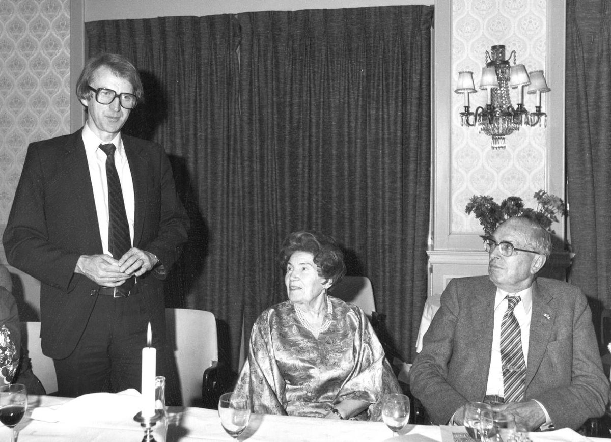 Happy 90th Birthday to Fridrik Ólafsson! 🎂🎉

The first Icelandic Grandmaster, a six-time national champion, and a participant in the 1959 Candidates Tournament, Ólafsson also served as FIDE President from 1978 to 1982, succeeding Max Euwe. During his presidency, he worked on