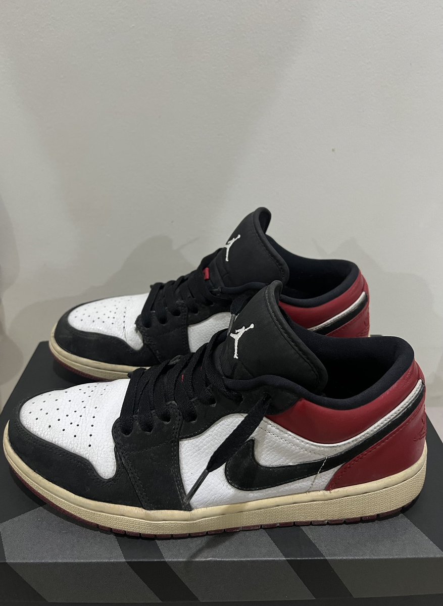 Insidee16's tweet photo. ส่งต่อรองเท้า ⭐️nike jordan black toe⭐️ ไซส์ 42.5 มือสอง สภาพดี ราคา 700 บาทรวมส่ง สนใจดูรูปหรือสอบถามเพิ่มเติมได้นะคะ 
#รองเท้ามือสองnike #ส่งต่อรองเท้าnike #ส่งต่อnike #ส่งต่อรองเท้า #ส่งต่อรองเท้ามือสอง #รองเท้ามือสองของแท้ https://t.co/20lj7qgU1B