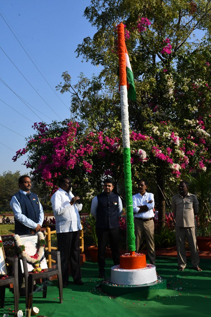 Here's a suggestion for your Twitter post:

🇮🇳 Proudly celebrating #RepublicDay2025 at Botanical  Garden 🌳 A day to honor our nation's legacy and also the importance of preserving our environment. 

Let me know if you'd like any changes!