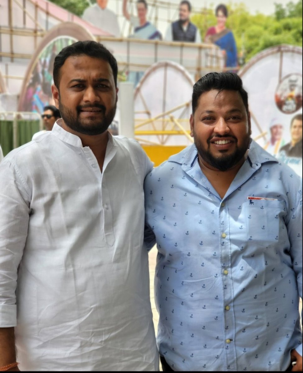 SanjayManish's tweet photo. Heartiest congratulations to my elder brother Shivraji More Dada on being appointed as the Working President of the Maharashtra Pradesh Youth Congress💐.
@imshivrajmore @brijdutt @SanjaySDutt https://t.co/RElJXyWRll