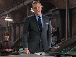 merlinpapin3's tweet photo. .@FredOL69007 Ce soir sur @France2 le film #007Spectre de Sam Mendes (2015) avec Daniel Craig Christoph Waltz Léa Seydoux Naomie Harrus Ben Whishaw Ralph Fiennes Andrew Scott Monica Bellucci Dave Bautista

Pendant la fête des Morts à Mexico, James Bond tente de mettre la main sur Sciarra, que M, avant de mourir, lui avait dit de surveiller. Le nouveau M va ainsi mettre 007 à pied après qu'il l'ai tué car il voit d'un mauvais oeil l'arrivée de C, qui veut mettre fin au programme 00. L'agent Bond se rend aux obsèques de Sciarra malgré les ordres contraires de sa hiérarchie. Il rencontre Lucia, sa veuve, qui lui donne des informations sur une réunion secrète du Spectre, une organisation criminelle tentaculaire. Tandis que son chef le repère à Rome, 007 fuit, et retrouve la trace du Chiffre en lui promettant de protéger Madeleine Swann, sa fille. Bond la retrouve dans une clinique en Autriche...