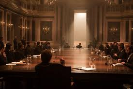 merlinpapin3's tweet photo. .@FredOL69007 Ce soir sur @France2 le film #007Spectre de Sam Mendes (2015) avec Daniel Craig Christoph Waltz Léa Seydoux Naomie Harrus Ben Whishaw Ralph Fiennes Andrew Scott Monica Bellucci Dave Bautista

Pendant la fête des Morts à Mexico, James Bond tente de mettre la main sur Sciarra, que M, avant de mourir, lui avait dit de surveiller. Le nouveau M va ainsi mettre 007 à pied après qu'il l'ai tué car il voit d'un mauvais oeil l'arrivée de C, qui veut mettre fin au programme 00. L'agent Bond se rend aux obsèques de Sciarra malgré les ordres contraires de sa hiérarchie. Il rencontre Lucia, sa veuve, qui lui donne des informations sur une réunion secrète du Spectre, une organisation criminelle tentaculaire. Tandis que son chef le repère à Rome, 007 fuit, et retrouve la trace du Chiffre en lui promettant de protéger Madeleine Swann, sa fille. Bond la retrouve dans une clinique en Autriche...