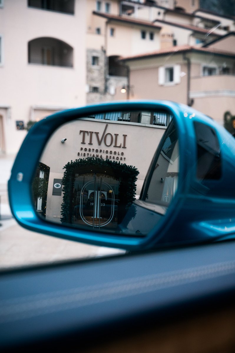 gp_lux's tweet photo. @BentleyMotors @GpluxeM #editorilal #tivoliportopiccolosistiana #bentleybentaygaazurehibryd https://t.co/Oz1m3GkmNj