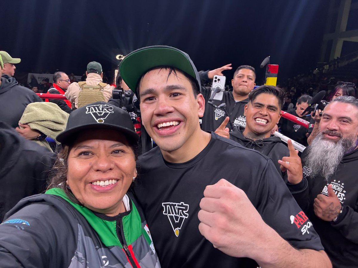 Mari Jose Alcala, OLY (@maryjosealcala) on Twitter photo Muchas gracias campeón <a href="/misaelotee/">Misael Rodriguez OLY</a> por invitarme a tu pelea y felicidades por el triunfo.
Es un honor verte ahora en el box profesional ¡que sigan los éxitos!
La familia olímpica siempre apoyándonos. Muchas gracias campeón <a href="/misaelotee/">Misael Rodriguez OLY</a> por invitarme a tu pelea y felicidades por el triunfo.
Es un honor verte ahora en el box profesional ¡que sigan los éxitos!
La familia olímpica siempre apoyándonos.