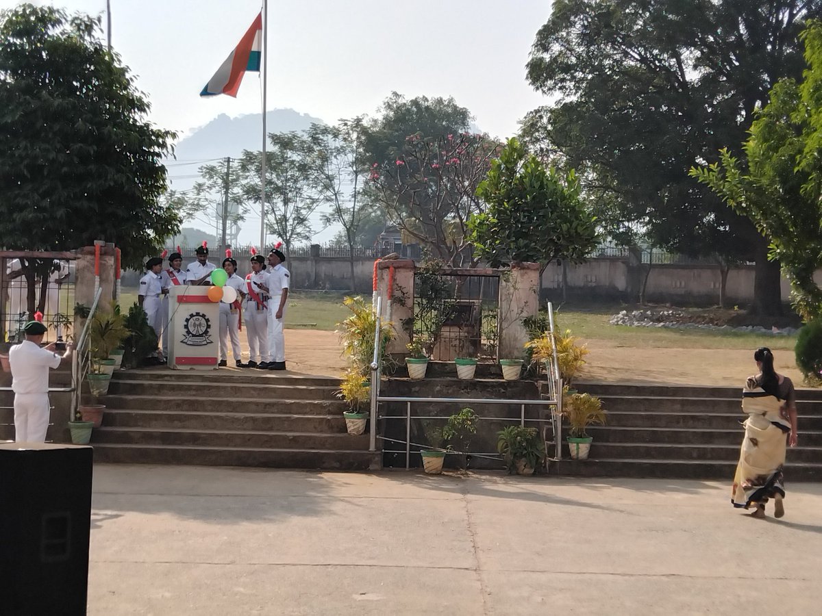 GCEKalahandi's tweet photo. Celebrating the essence of India! GCE Kalahandi's 76th Republic Day Celebration was a vibrant display of patriotism, courtesy of our NCC NAVAL Team #RepublicDay2025 #GCEKalahandi https://t.co/PWqWPPpa9t