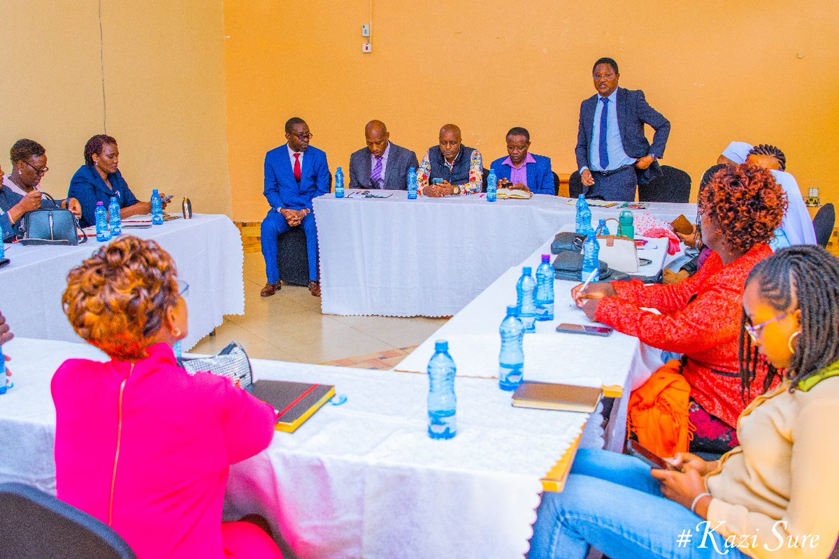 MachuaWaithaka's tweet photo. I had a breakfast meeting with all secondary schools principals (both boarding and day schools) in Kiambu Constituency where we discussed infrastructural development, bursary and also we discussed #Masomo Sure Na #Machua program. #deliveringthepromise #fundiwamaendeleo https://t.co/6a7Z3BW1Vi