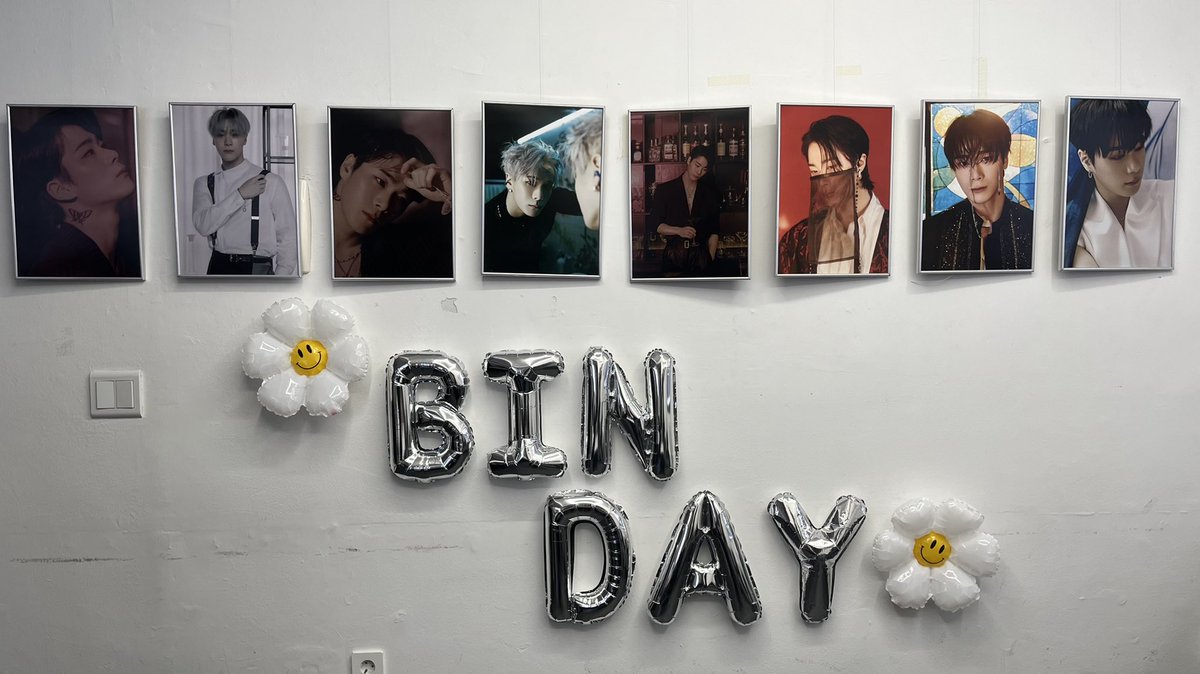 stanastro1602's tweet photo. 3rd Stop:  𝕀𝕥'𝕤 𝔹𝕚𝕟 𝔻𝕒𝕪

 📌Cafe 2734

So heartwarming seeing people come to the cafes and celebrate Binnie’s birthday.🥺 You are so, so loved our Moon.💜

#누구보다_빛나는달_빈아_생일축하해 #MOONBIN #문빈 https://t.co/358KQMcAlK