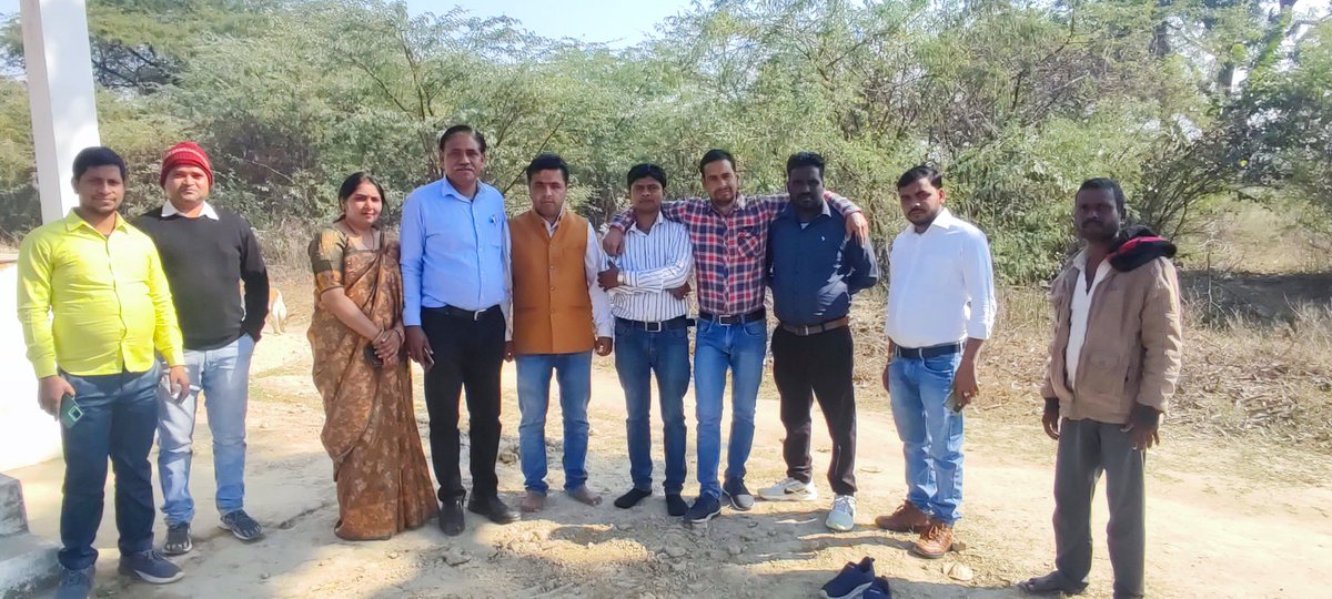 gulshankumar_98's tweet photo. आज गणतंत्र दिवस के शुभअवसर पर "भारत रत्न" संविधान के निर्माता बाबा साहब डॉ भीम राव अम्बेडकर जी की प्रतिमा पर माल्यापर्ण किया और उनका  आशीर्वाद लिया । @Uppolice @myogioffice @kpmaurya1 @Gauvanshup_ @UPGovt https://t.co/VAkNs2jzDF