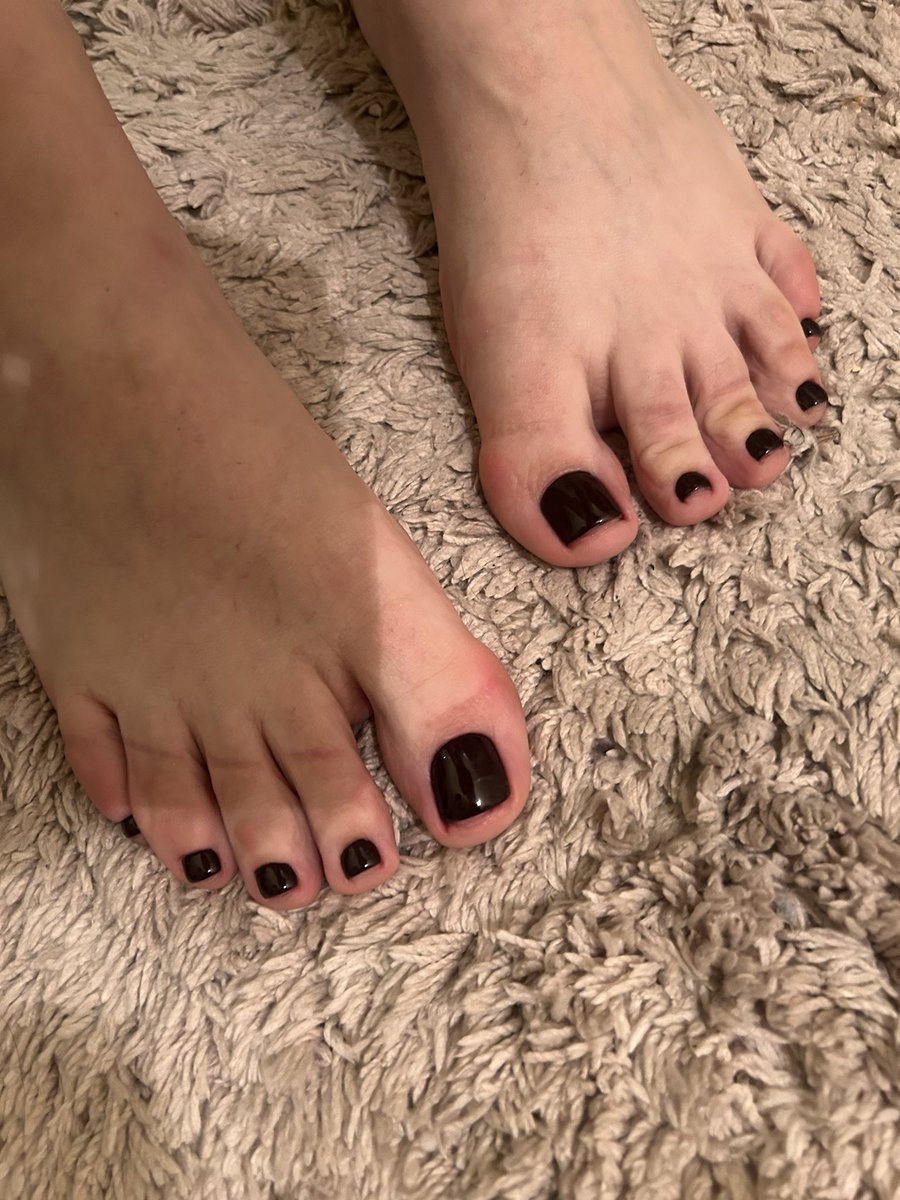 mfeetdom's tweet photo. “Your feet walk 240,000 km in a lifetime—6x around the Earth. 🌍 Give them some love! Moisturize, wear comfy shoes, and appreciate your unsung heroes. 👣 #SelfCare #feetworshi̇p #feetdom #feetlovers #amsterdamfeet https://t.co/ZHSmRXzCR3