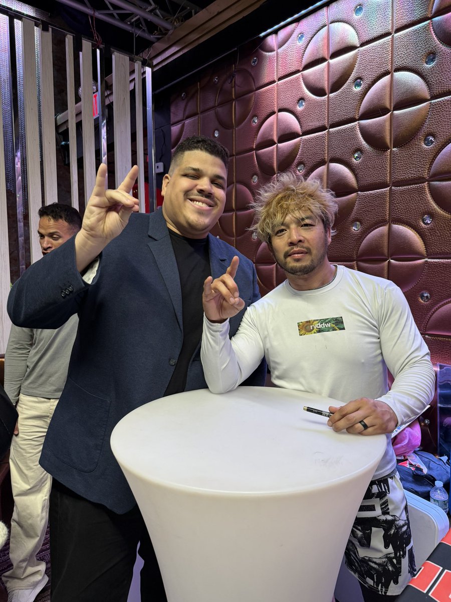 iSimplyCarlos's tweet image. I got to meet @KENTAG2S ,LFG!!! 🗣️ @HOGwrestling #FinalWarning