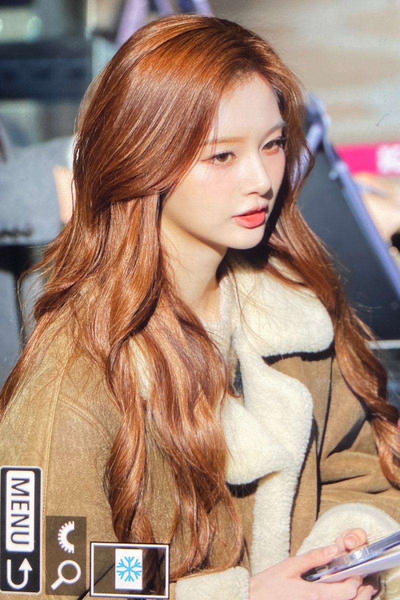 Nieve_0126's tweet photo. 250126 GMP 출국 Preview     

윤아야ㅑ 생일축하해 😙😙
좋은 하루 보내구 !!

#NMIXX #엔믹스
#SULLYOON #설윤 https://t.co/XO0q72MZMw