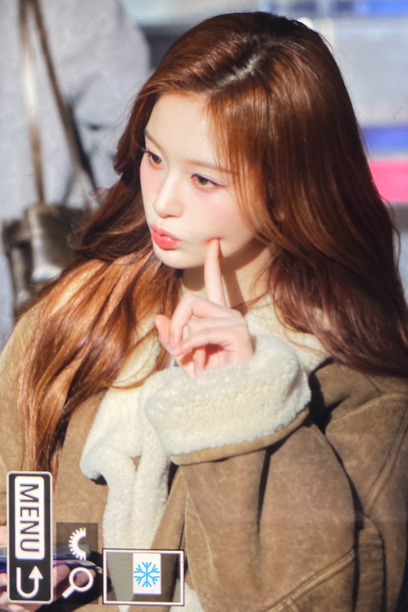 Nieve_0126's tweet photo. 250126 GMP 출국 Preview     

윤아야ㅑ 생일축하해 😙😙
좋은 하루 보내구 !!

#NMIXX #엔믹스
#SULLYOON #설윤 https://t.co/XO0q72MZMw