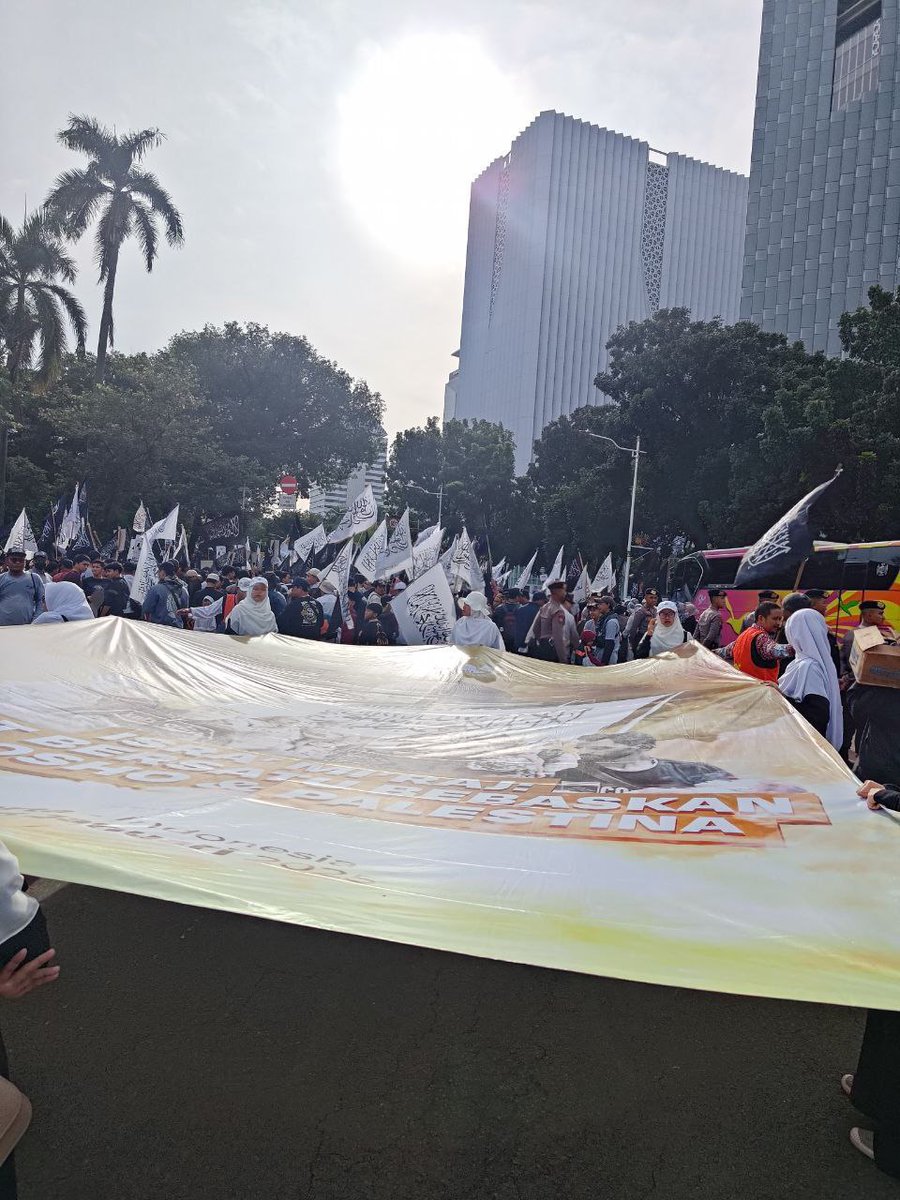 opposay's tweet photo. ##AynalMuslimun
#WeNeedKhilafah
#SaveP4lest1ne https://t.co/0sXh8kAtyx