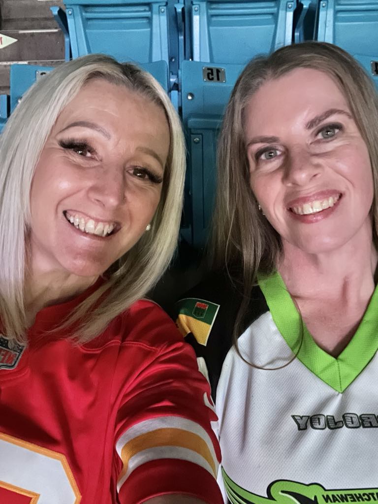NoRaGretta's tweet photo. Retro night 
Cow pants...check
#saskrush https://t.co/kaExsRMLJt