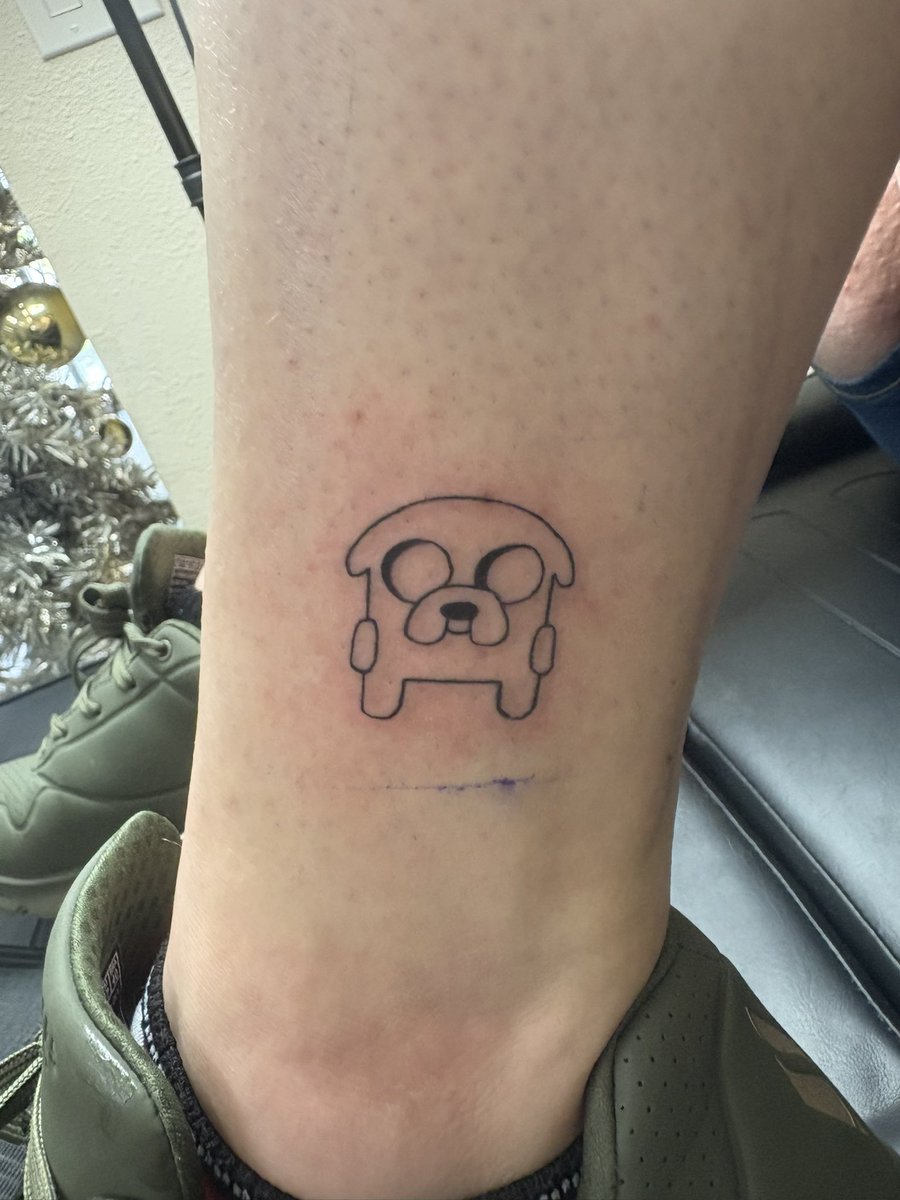 cincothemayo's tweet photo. me 🤝 cute lil guys as tattoos https://t.co/zh0131Aa2w
