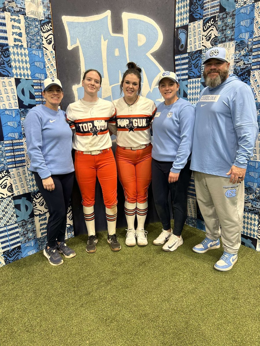 EllaSmith0925's tweet photo. Had an amazing time at the @uncsoftball Winter Mini-Camp today! Absolutely loved the atmosphere and all of the amazing coaches. Big thanks for the invite! The basketball game was such a fun experience! GO HEELS! @coachmegsmith @c_lyon22 @coachkiwij @topgun_skim 
@topgunfastpitch https://t.co/UXsA2iKAXS