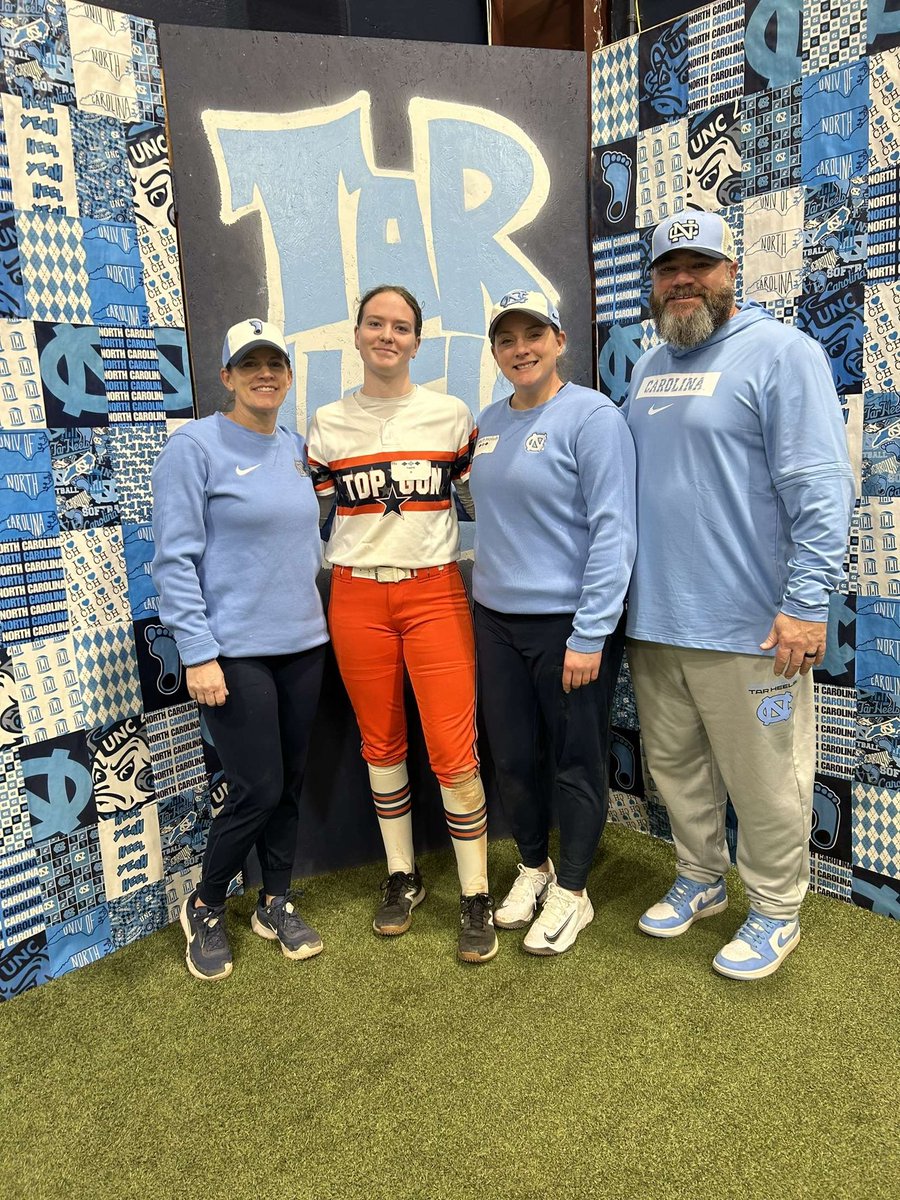 EllaSmith0925's tweet photo. Had an amazing time at the @uncsoftball Winter Mini-Camp today! Absolutely loved the atmosphere and all of the amazing coaches. Big thanks for the invite! The basketball game was such a fun experience! GO HEELS! @coachmegsmith @c_lyon22 @coachkiwij @topgun_skim 
@topgunfastpitch https://t.co/UXsA2iKAXS