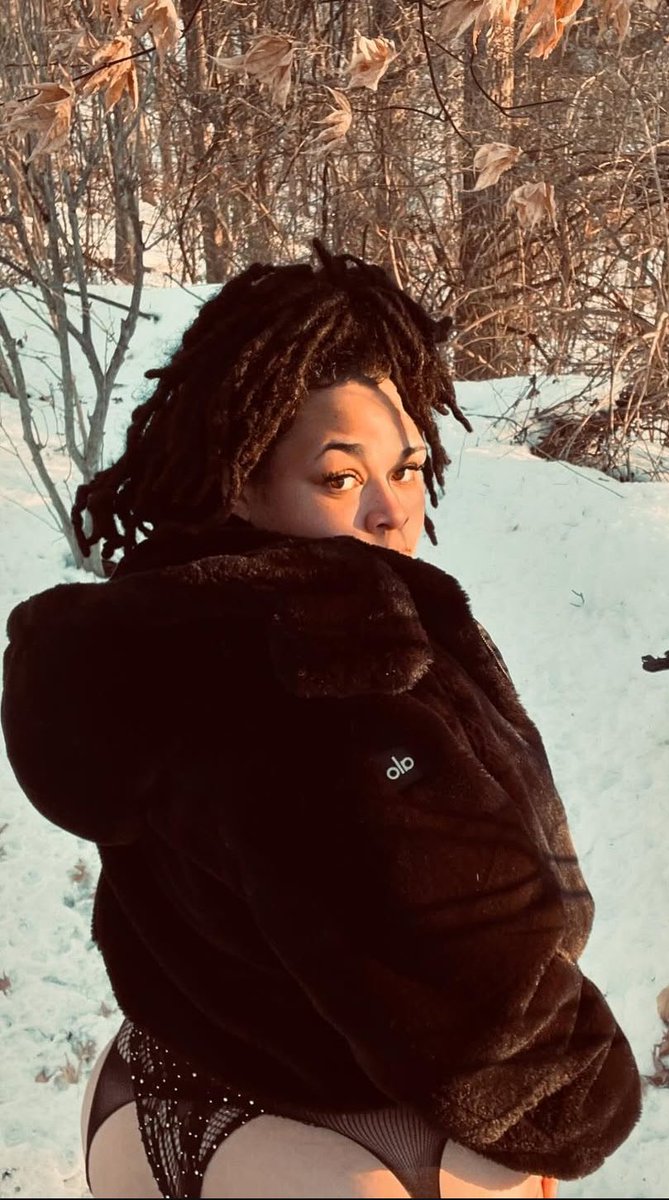 ms_Tbaybee's tweet photo. BABY ITS COLD OUTSIDE ❄️🌨️❄️
.
.
.
.
.
.
. 
🩵💙LINK IN BIO🩵💙

#x #contentcreator #milf #shein #ky #fashionnova #mixed #BBW #outdoors #BBWcreator #of #newcreator #xxx #dreadhead #yellowbone #fantasy https://t.co/wqXiLEuA86