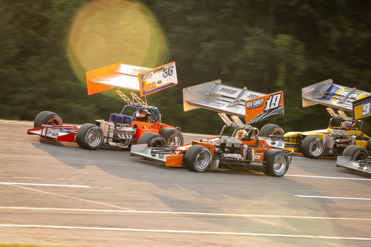 DavidHe18520439's tweet photo. #openwheel Racing at @BerlinRaceway with @ISMAsupers #supermods https://t.co/GPlKQL5QzH