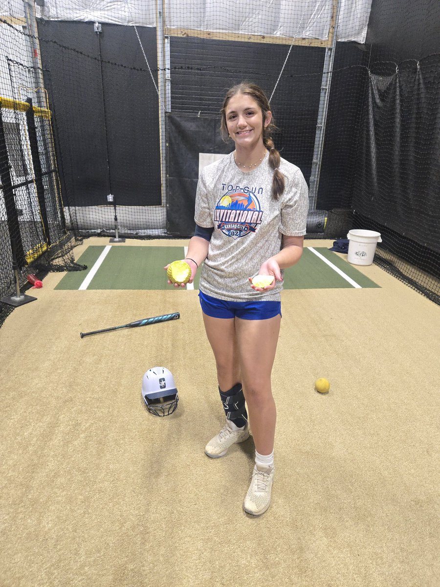 Had a great night hitting off the machine today to work on timing. Usually the bats break, but not tonight! <a href="/ExtraInningSB/">EXTRA INNING SOFTBALL</a> <a href="/LineDsoftball/">Line Drive Media</a> <a href="/starsnationalfp/">Stars Organization</a> <a href="/StarsNat18U/">Stars National Coleman 18U</a> <a href="/CompleteGame/">Rob Crews</a> <a href="/_coachrachel/">Rachel Coleman</a> <a href="/SF3Softball/">Sixfour3</a>