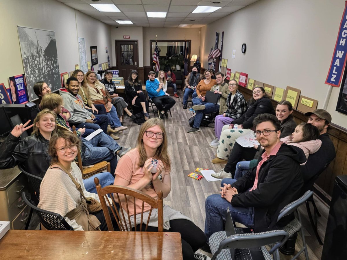CCYoungDems24's tweet photo. Tonight's turnout was INCREDIBLE! Thank you to everyone who came out for our monthly meeting. Young people are energized and ready to stand up to Trump's Far-Right agenda. 

#YoungGetsItDone #youngdemocrats https://t.co/NlStWi2761