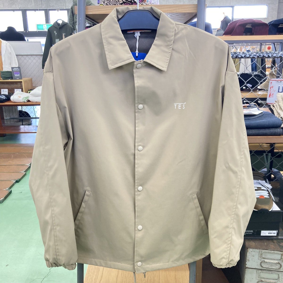 AmeproBaybrook's tweet photo. TESのコーチジャケット、別デザインもございます( ˙▿˙ )☝
#baybrook #amepro #fashion #kumamoto #tes #ベイブルック #アメプロ #ファッション #熊本 #テス https://t.co/ycSL9XEMgz