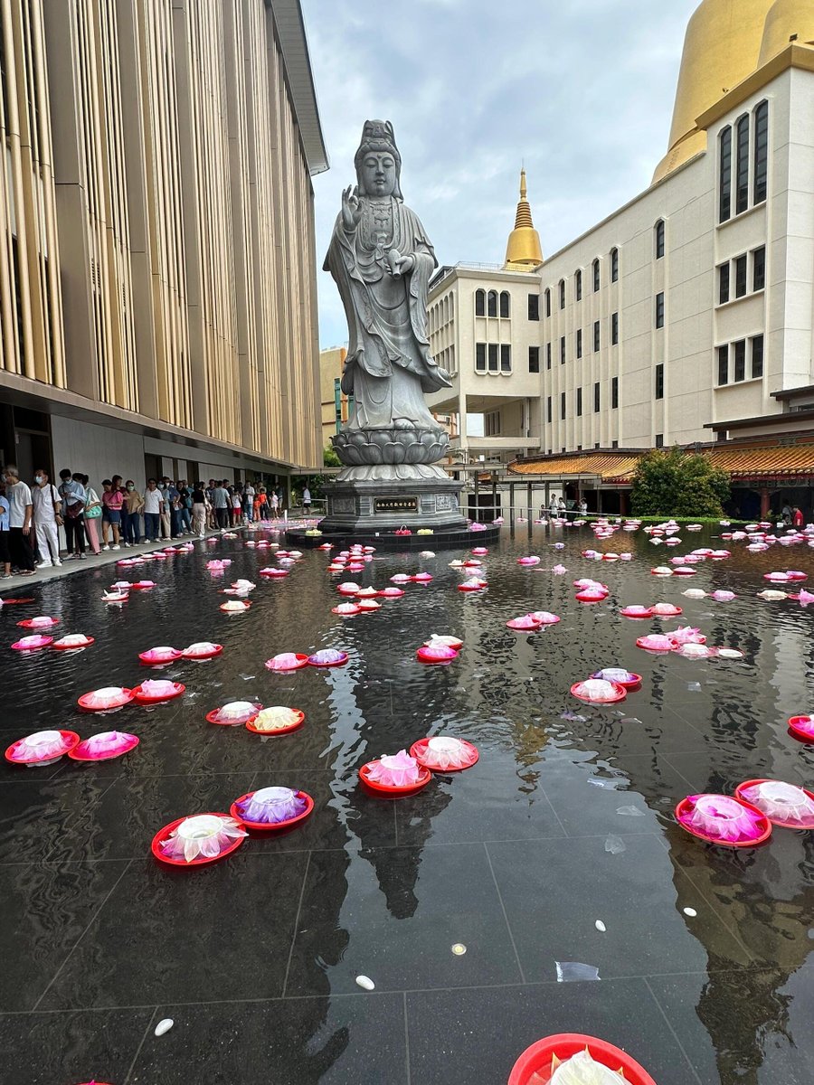 ftfxrcc's tweet image. Take a day off to see the temples in Singapore
