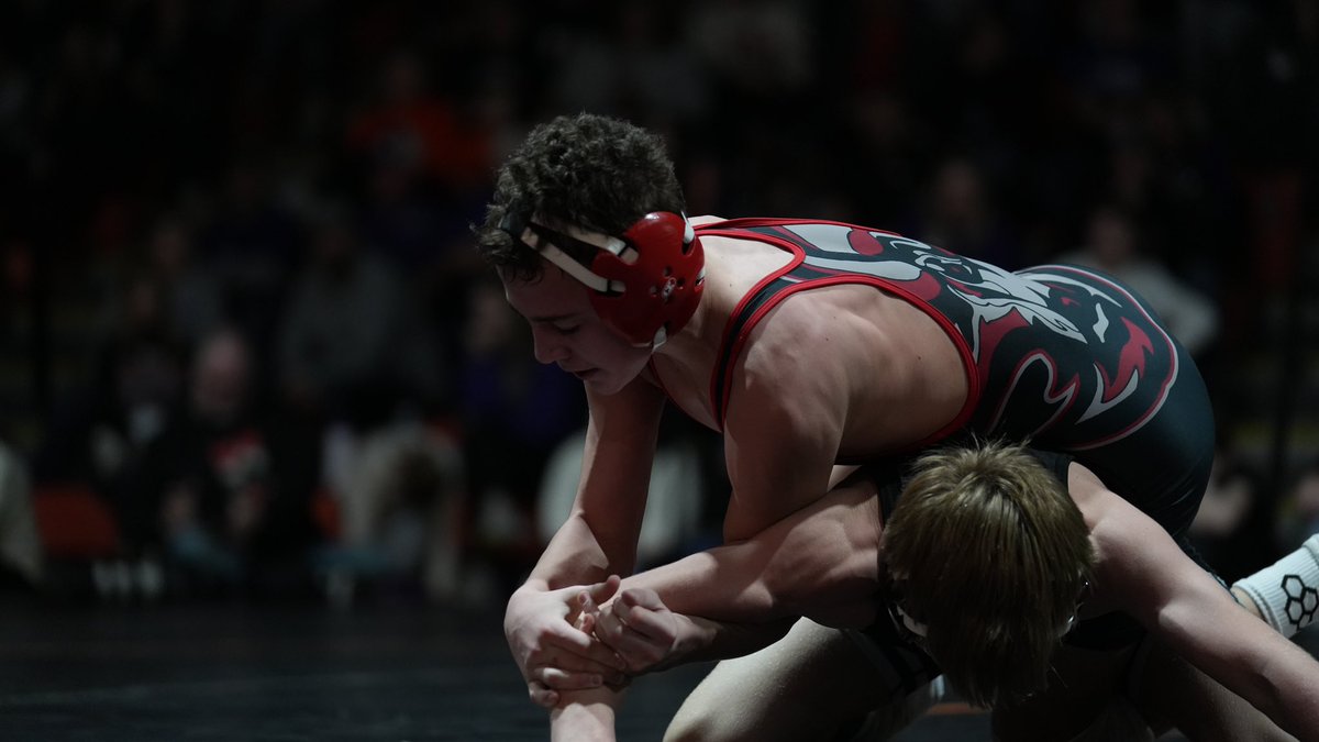 Higgins 106 🥇: B#6 John White (McCook) over B#5 Welchert 6-2