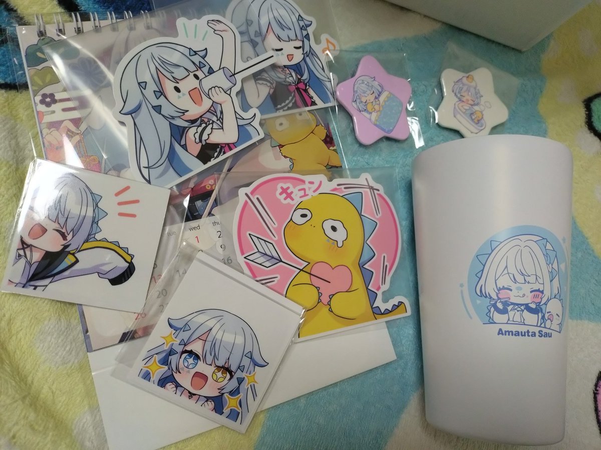 寝てたら遠くでピンポーンとインターホン鳴った気がしたけど出れず、起きてから確認したら不在連絡票が😇電話したら近くで配送中で直ぐに来てくれた🥹3周年記念グッズ届いた
#天唄サウ3周年だってよ 
#天唄サウ