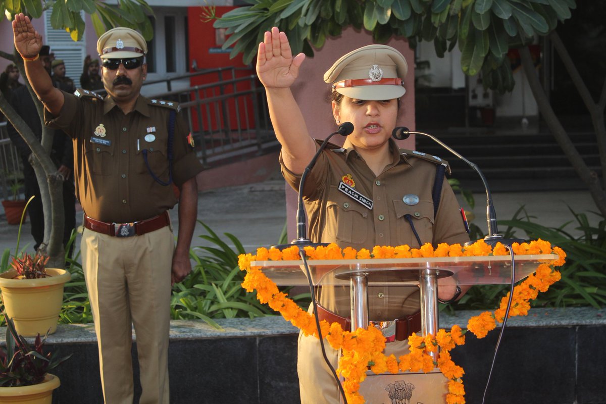 co32pacup's tweet photo. गणतंत्र दिवस 2025 के अवसर पर सेनानायक महोदया सुश्री प्राची सिंह के कुशल नेतृत्व में आयोजित भव्य समारोह ने देशभक्ति और गौरव की अद्भुत झलक प्रस्तुत की। आपका नेतृत्व पीएसी बल और राष्ट्र के लिए प्रेरणास्त्रोत है। जय हिंद! @adgpacup @Uppolice @prachiIPS https://t.co/M55D8SEbyo
