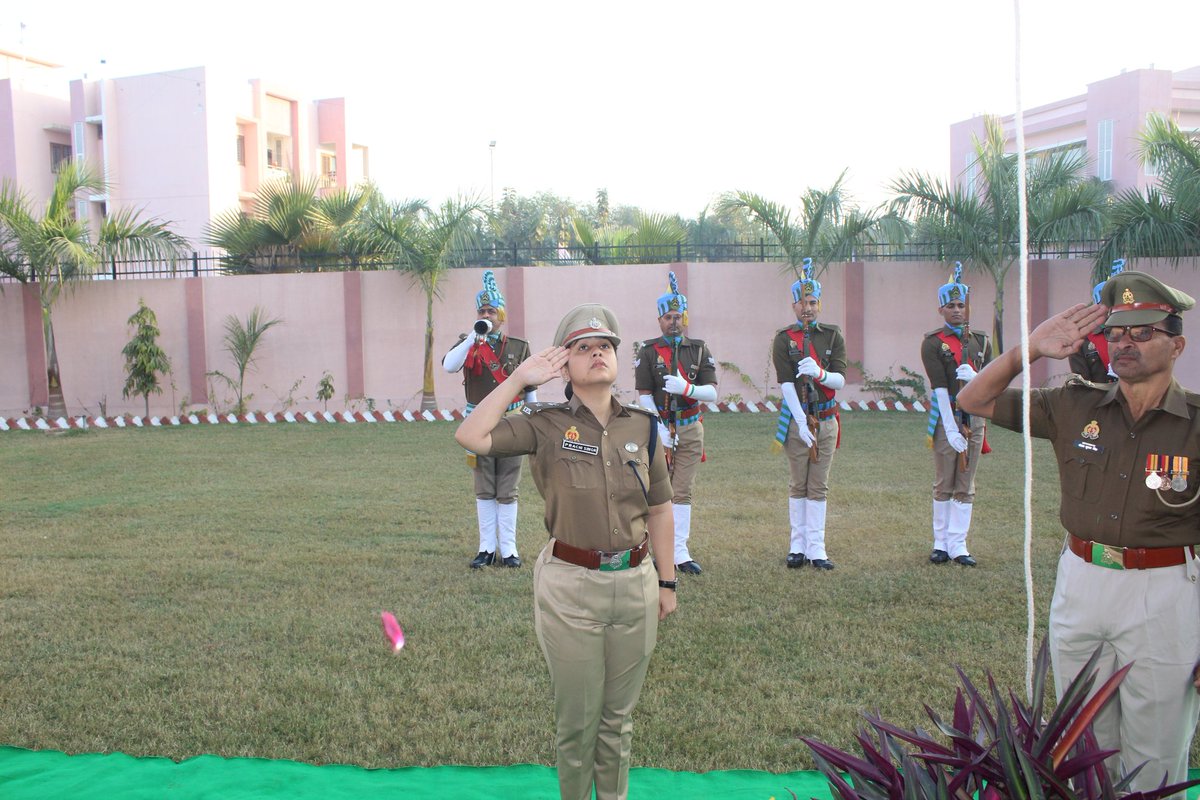 co32pacup's tweet photo. गणतंत्र दिवस 2025 के अवसर पर सेनानायक महोदया सुश्री प्राची सिंह के कुशल नेतृत्व में आयोजित भव्य समारोह ने देशभक्ति और गौरव की अद्भुत झलक प्रस्तुत की। आपका नेतृत्व पीएसी बल और राष्ट्र के लिए प्रेरणास्त्रोत है। जय हिंद! @adgpacup @Uppolice @prachiIPS https://t.co/M55D8SEbyo