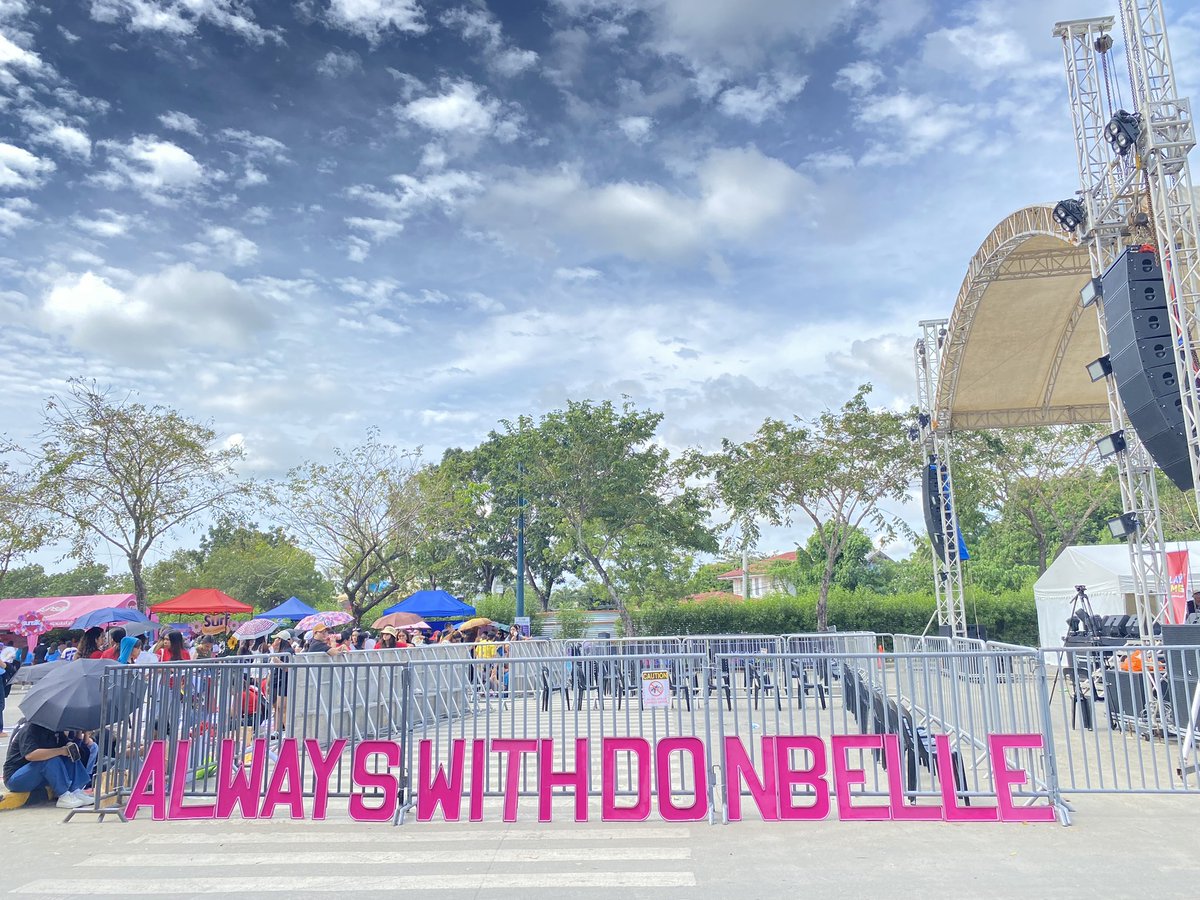 titasofdonbelle's tweet photo. Our very own “Always with DonBelle” LED letters are here at Dinagyang Kapamilya Karavan. 🥰

See you all on Java Road, Festive Walk Iloilo. 

#DonBelle 
#AlwaysWithDONBELLE https://t.co/bKZL8cZLxJ