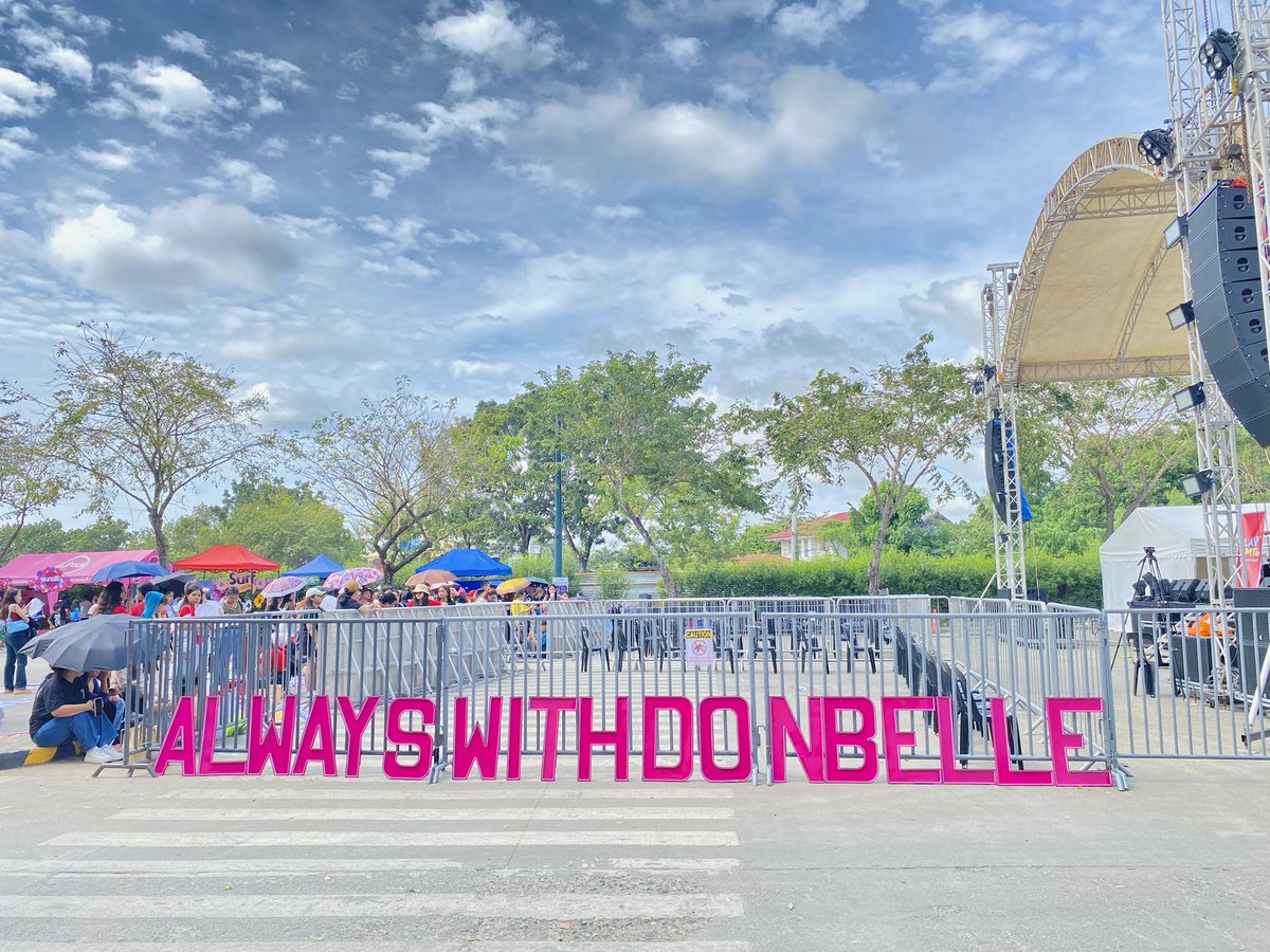 titasofdonbelle's tweet photo. Our very own “Always with DonBelle” LED letters are here at Dinagyang Kapamilya Karavan. 🥰

See you all on Java Road, Festive Walk Iloilo. 

#DonBelle 
#AlwaysWithDONBELLE https://t.co/bKZL8cZLxJ