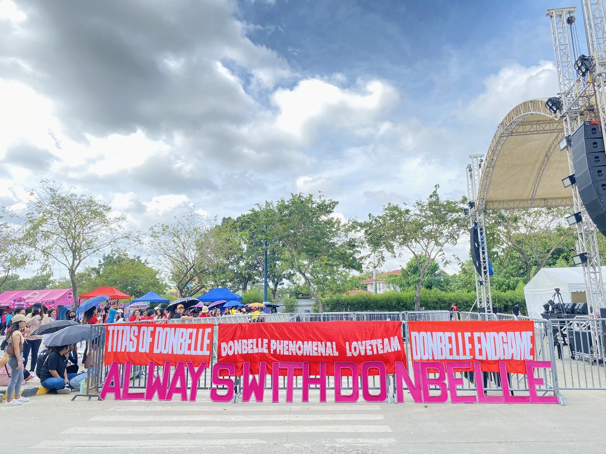 titasofdonbelle's tweet photo. Our very own “Always with DonBelle” LED letters are here at Dinagyang Kapamilya Karavan. 🥰

See you all on Java Road, Festive Walk Iloilo. 

#DonBelle 
#AlwaysWithDONBELLE https://t.co/bKZL8cZLxJ
