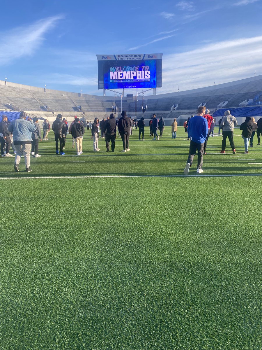 _ZionP1's tweet photo. Enjoyed today at the University of Memphis Jr day @TigersAthletics @BakerParrish_ @RSilverfield @HankinsJordon @DutchtownFB1 @niketaq @_Coach_O Thanks @AidenParker__  🤞🏽 https://t.co/f9nKnEEm6k