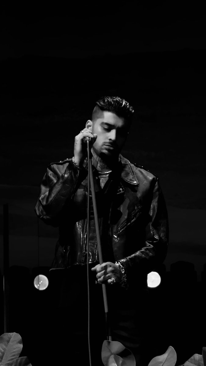 zaynbbh's tweet photo. HANG IT IN THE LOUVRE. https://t.co/itqa0fxvrA