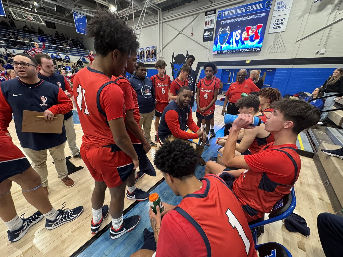KHS_SID's tweet photo. Huge shout out to Kokomo assistant coaches Jason Smith and LaBradford Sebree for leading the Kats to a pair of victories this weekend. Job well done! #OnwardKokomo #LegacyMatters ❤️💙🏀

@Kats_Principal @KHS_LadyKats @WildkatBBall @KHS_AD @MemorialManiac_ @BarstoolKokomo @KokomoSchools @BGaskinsKT @ChrisLowry_PBP @deverhart00 @JayStephens07 @IndSportsTalk @JohnRHarrell @KyleNeddenriep @gregrakestraw @NCCBarstools