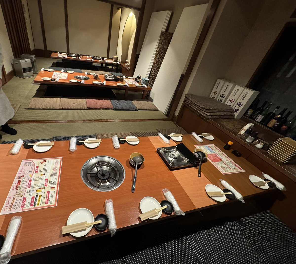 ryc_reborn's tweet photo. 今年度の研修運営と飲み会セッティング終了。
なんとなく、正座でいたら太もも筋肉痛なった。
5年以上やってるし、もうフェードアウトしたいけど、誰かになすりつけないと抜けられないというジレンマ https://t.co/C1uLo1P6Kz