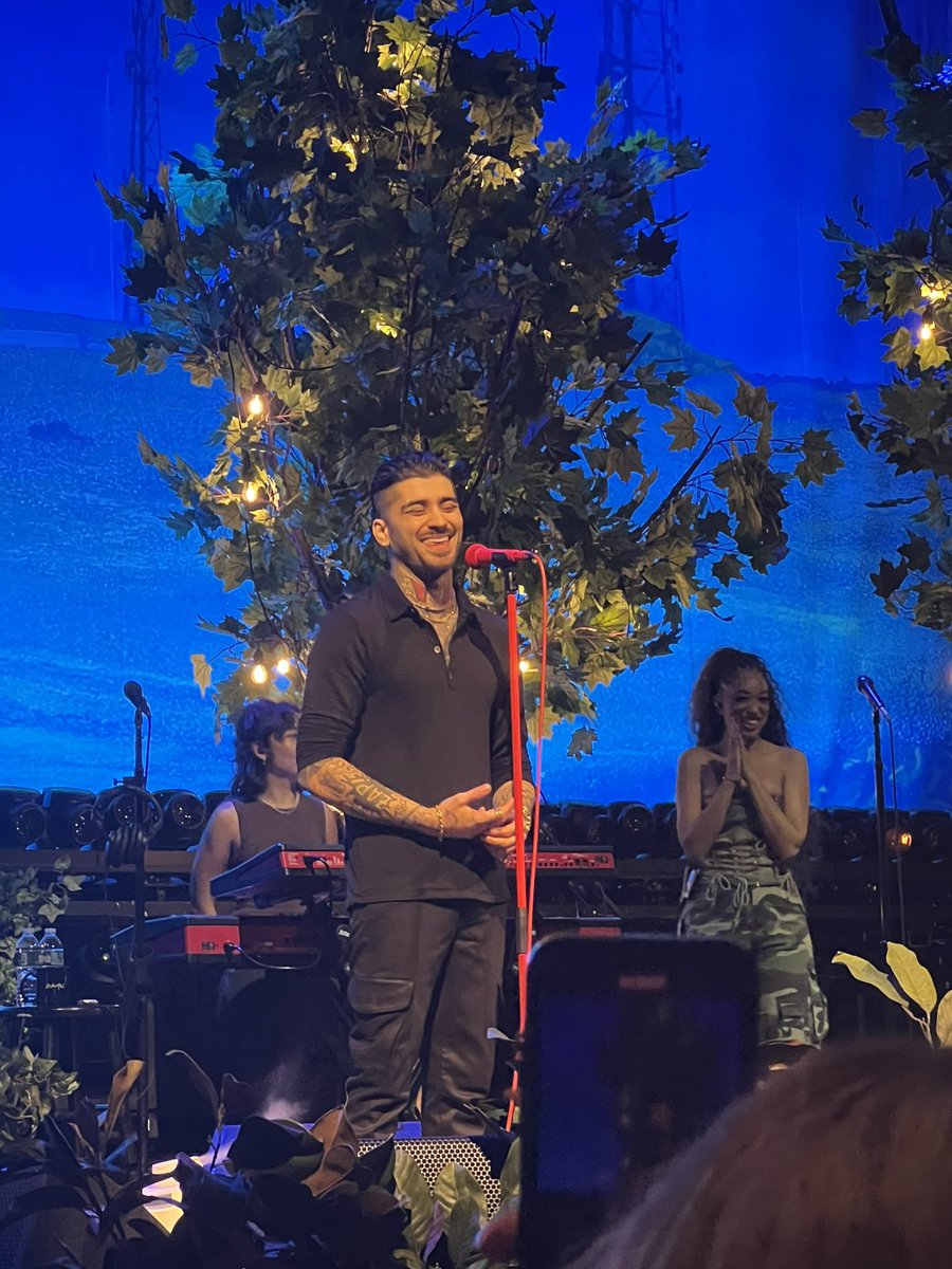 zjmposts's tweet image. MY SHAYLAAA