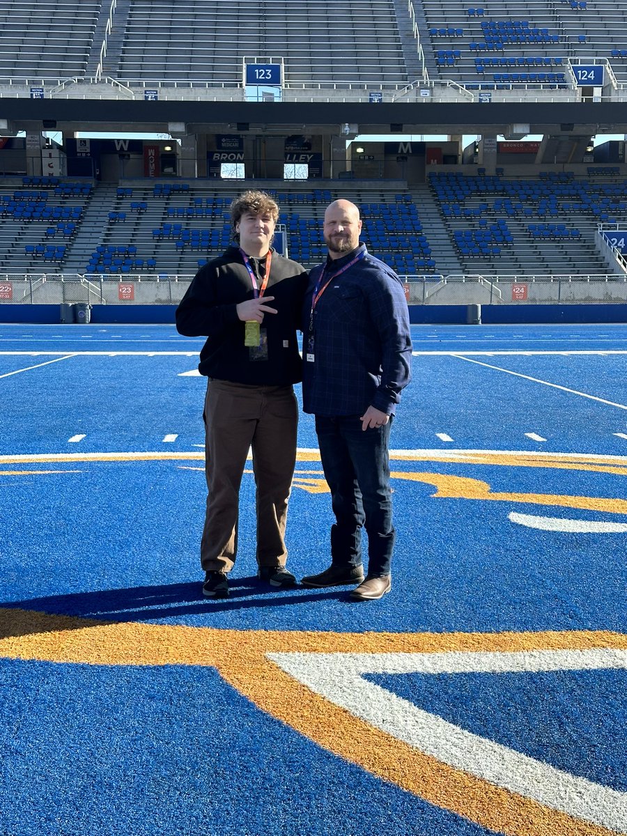Had an awesome day touring BSU.
<a href="/clutchjames/">James Cluphf</a> <a href="/BroncoSportsFB/">Boise State Football</a> <a href="/kyleyoung_BSU/">Kyle Young</a>