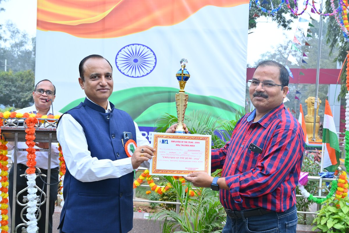 TalcherArea_MCL's tweet photo. Best Employee (MR &amp; DR) &amp; Executive awards of GM Unit, Talcher Area were given on the occasion of 76th Republic Day. 
Best Employee (DR) - Sri. Bapuji Bisoi, Cat-I.
Best Employee (MR) - Sri. Prasanna Sahoo, DEO.
Best Executive - Sri. B D Behera, SO (E&amp;M).
@mahanadicoal https://t.co/lS3SssC779