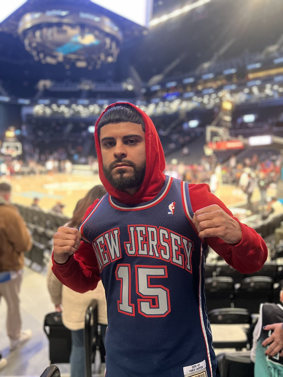 BKNETS417's tweet photo. Vince Carter forever #HalfManHalfAmazing #VINSANITY
#DidYouSeeVC https://t.co/oFSauco9hR