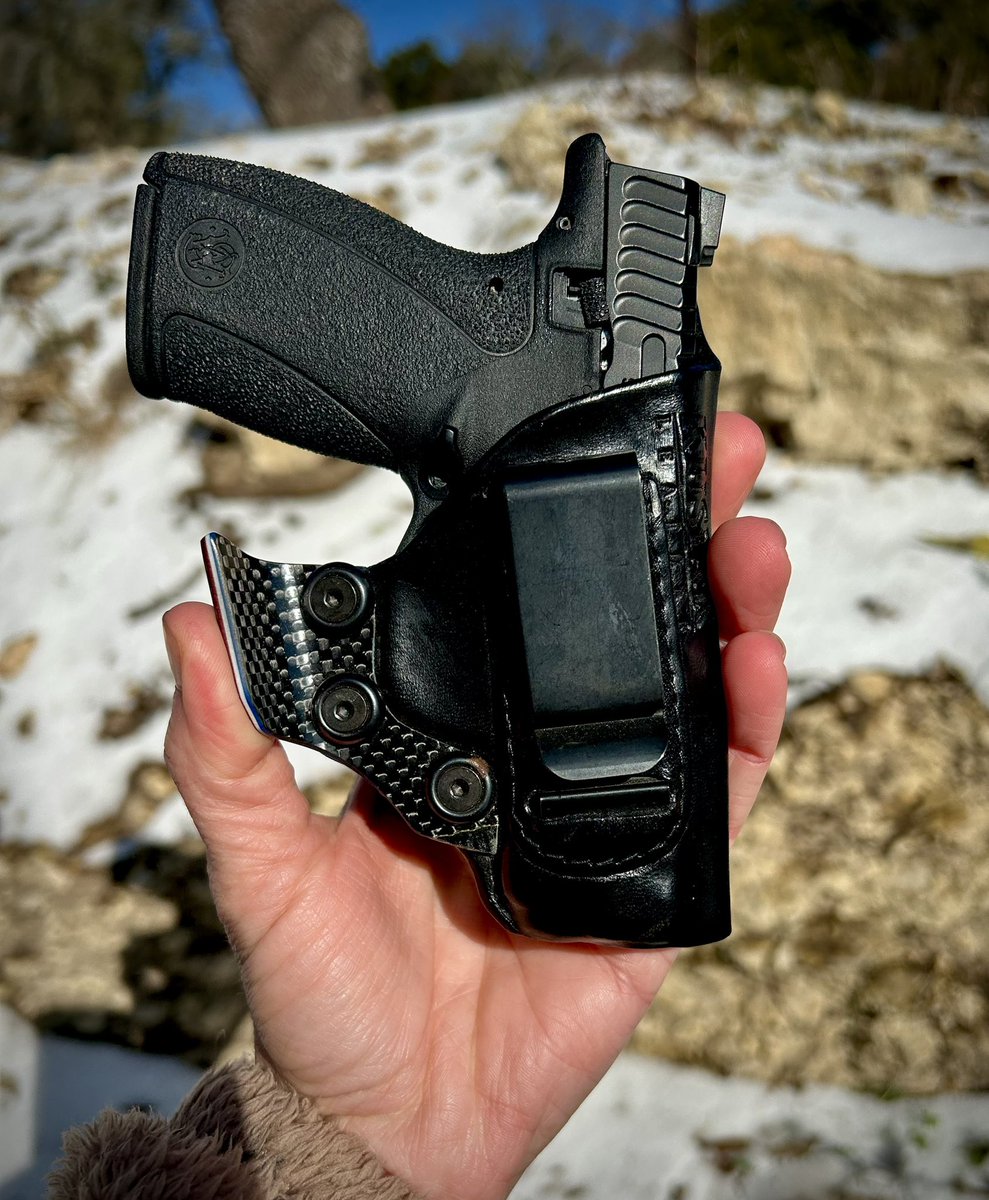 KusiakLeather's tweet image. Bodyguard 2.0 Leather Holster • Handmade In America , Texas 🇨🇱

Go to:
•KusiakLeather.com 
  Main Menu
•American IWB Holster 

#bodyguard #leatherholster #mpshield9 #gunholster #edc #selfprotection #9mm #mpcompact #mpfull #bodyguard380 #mp3.6 #ez380 #ez9mm and more check