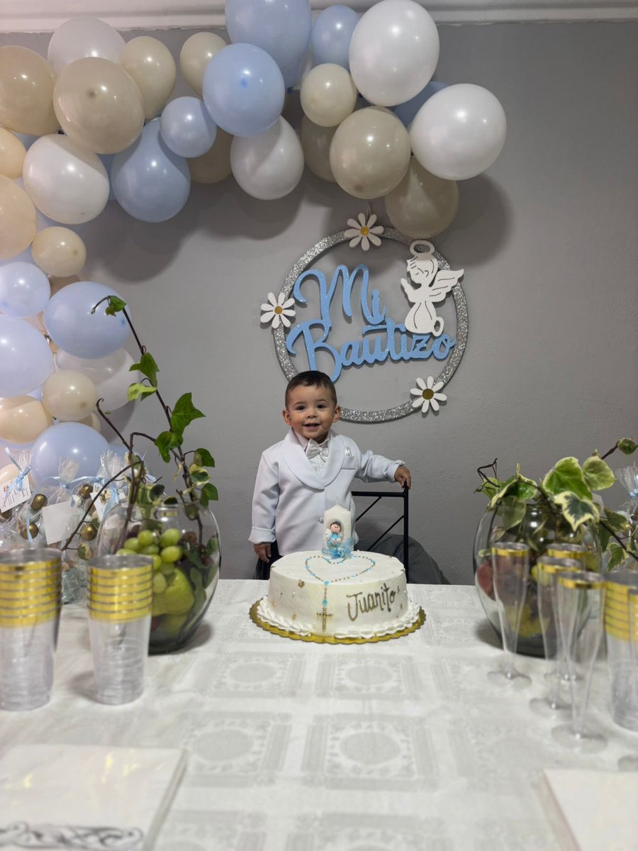 ShNaths's tweet photo. Mi angelito 
Como le quiero a mi gordito https://t.co/iUxDvMMPmG